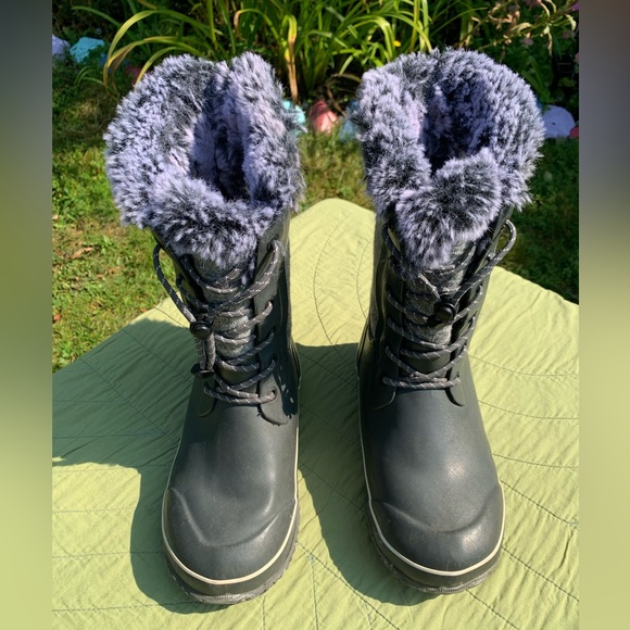 Like⭐️NEW⭐️BOGS Waterproof Boots •-40 Insulation •Size 4 •Girls Boys - Picture 4 of 15